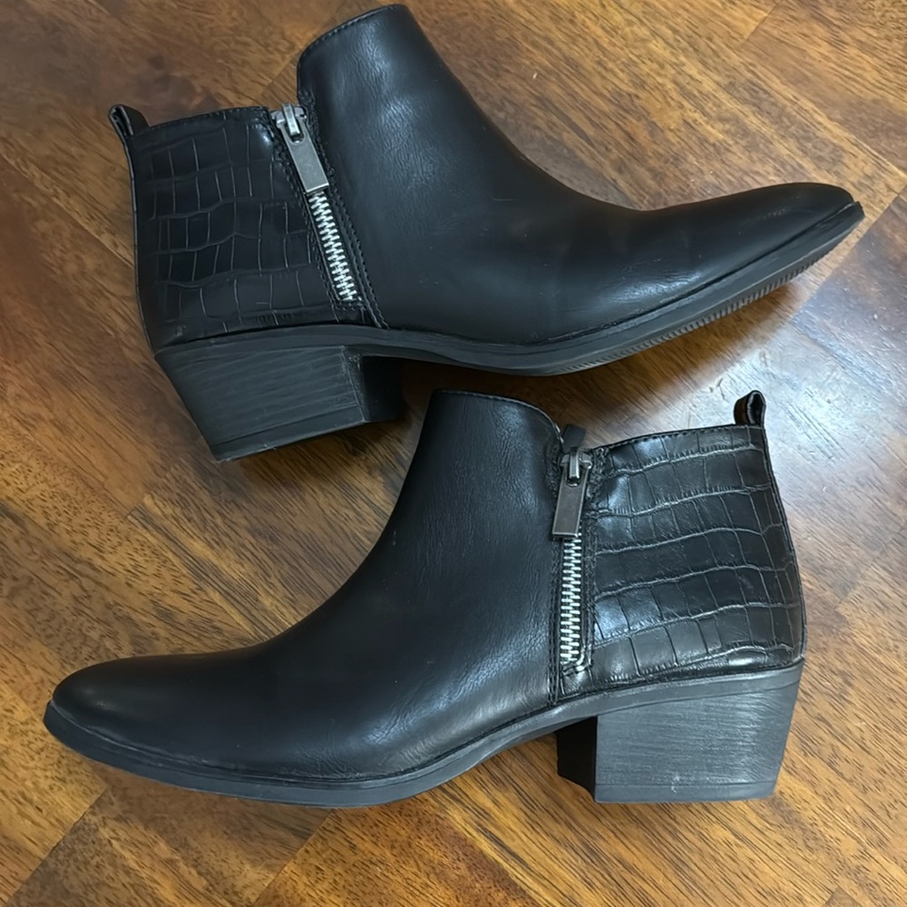 Women’s leather designer boots - black